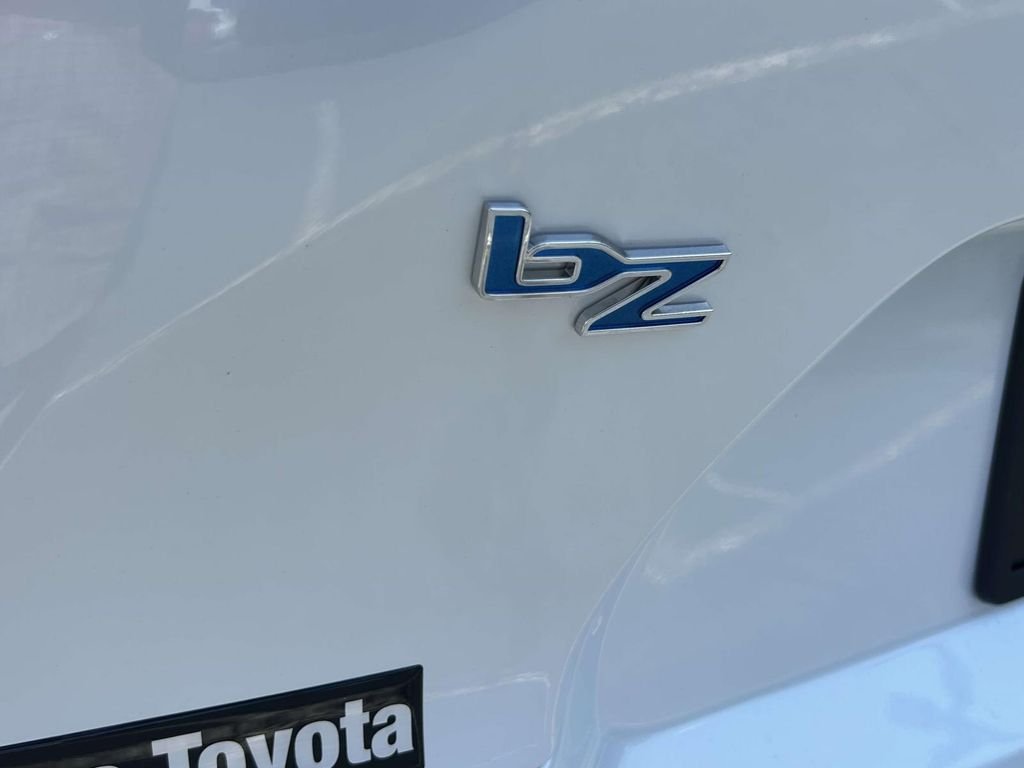New 2026 Wind Chill Pearl Toyota XLE image 11