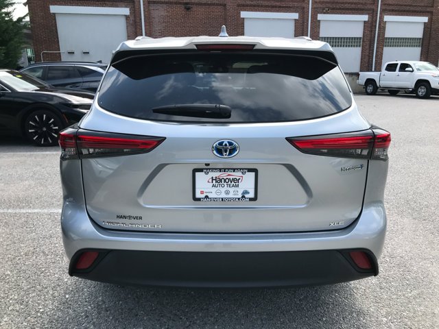 Used 2022 Celestial Silver Metallic Toyota Hybrid XLE image 7