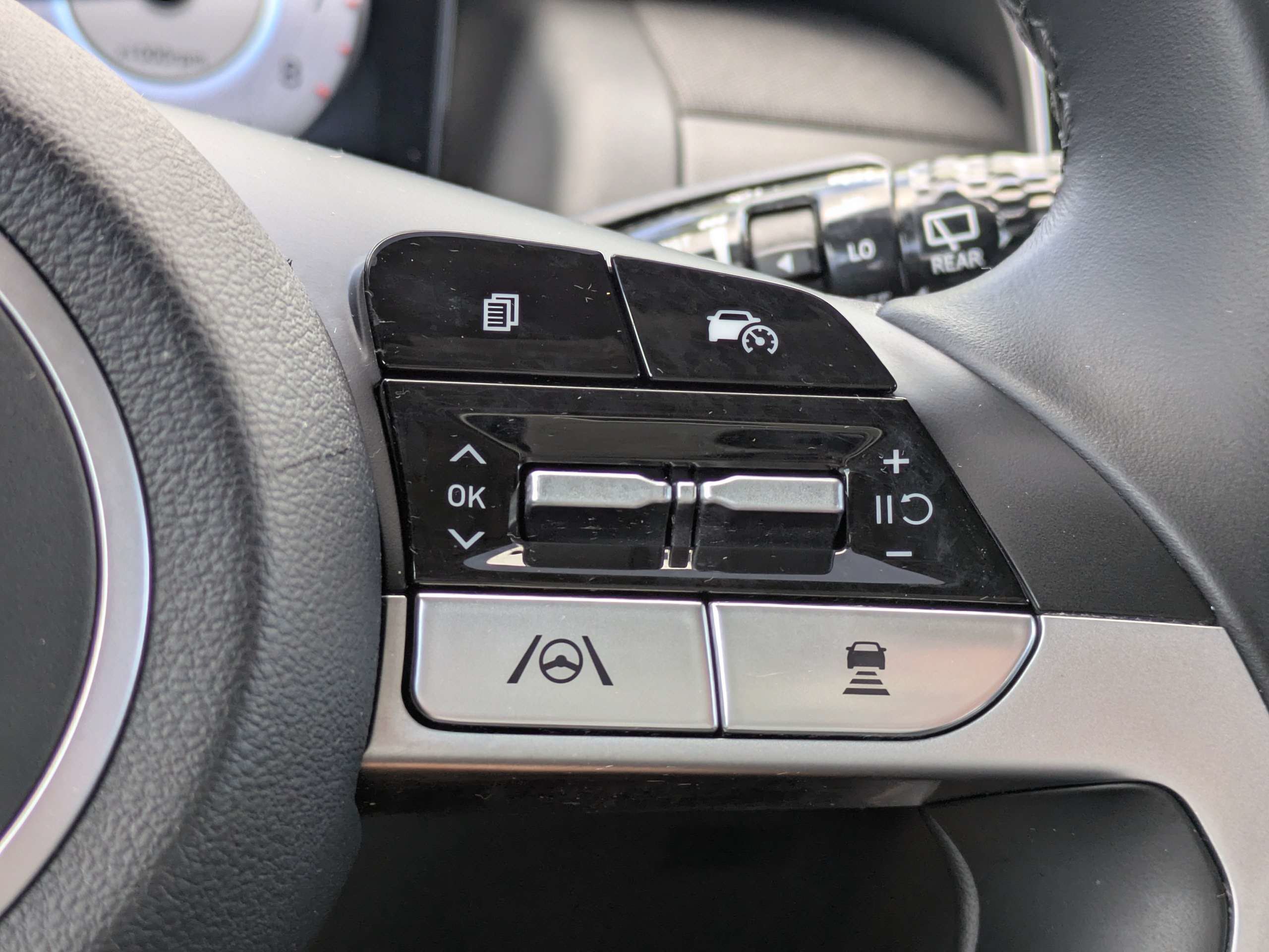 Certified Used 2024 Hampton Gray Hyundai SEL image 27