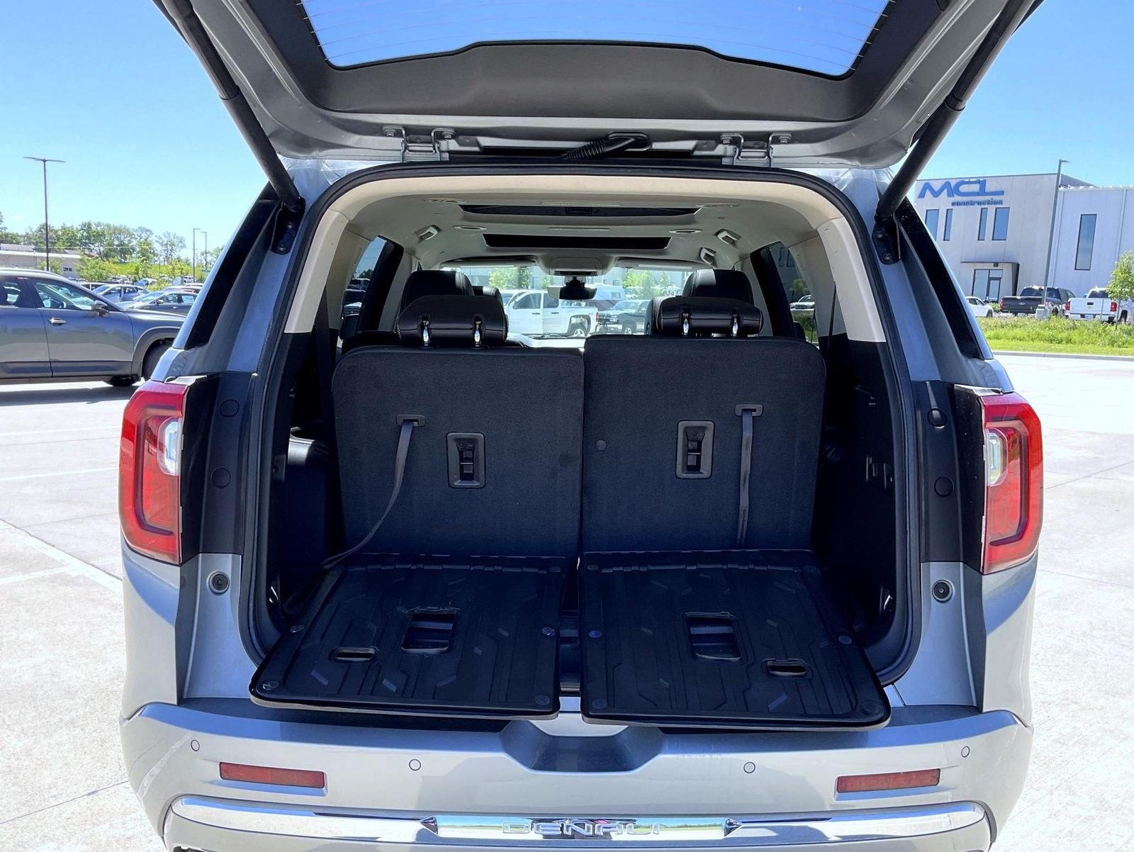 Used 2023 Silver GMC Denali image 9
