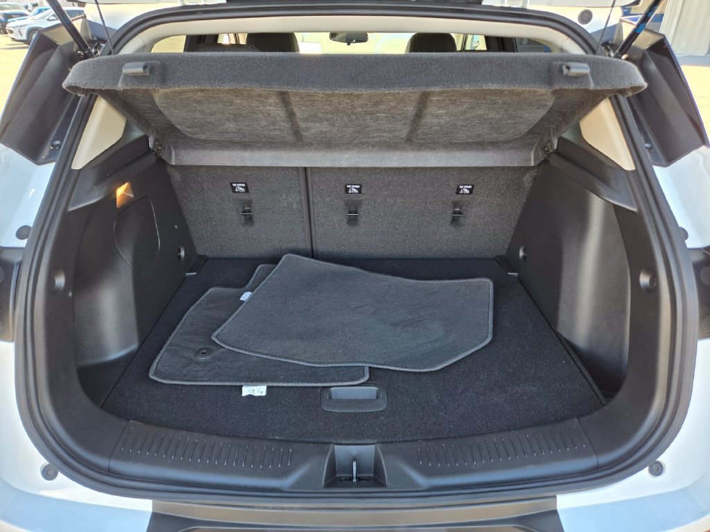 Used 2023 SUMMIT WHITE Buick Preferred image 13