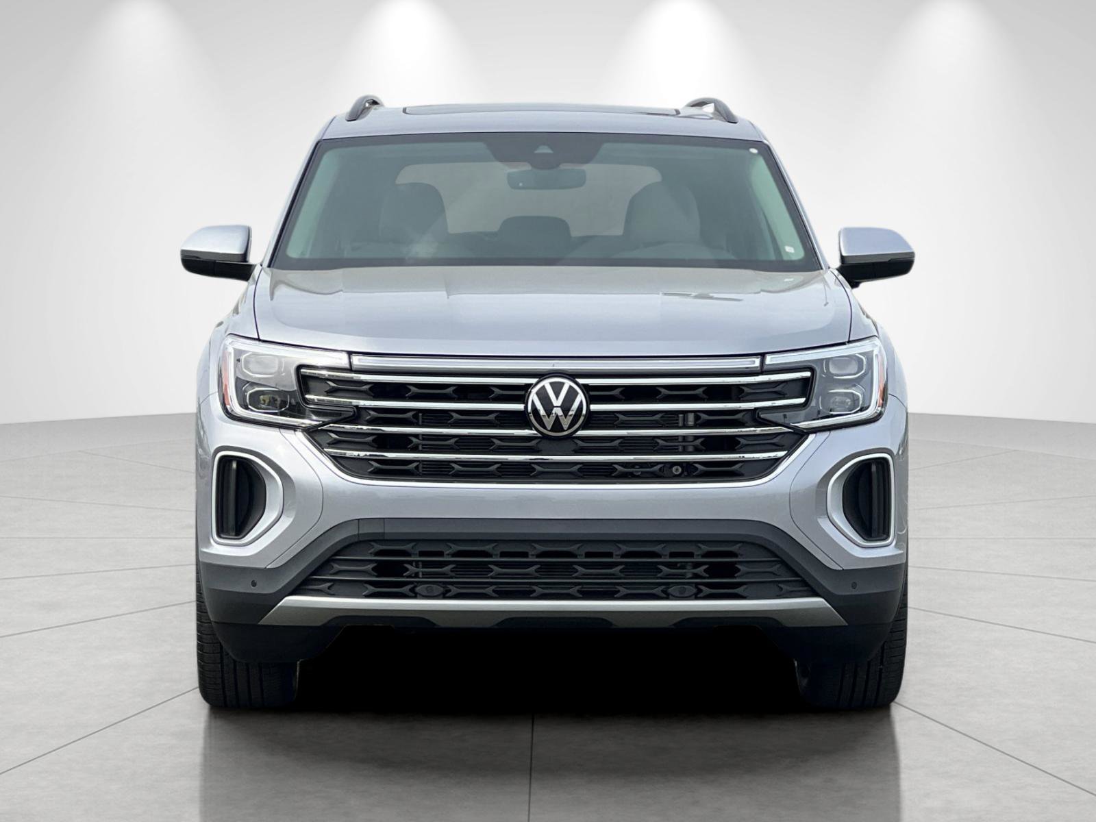 New 2026 Silver Mist Metallic Volkswagen 2.0T SE w/Technology image 8