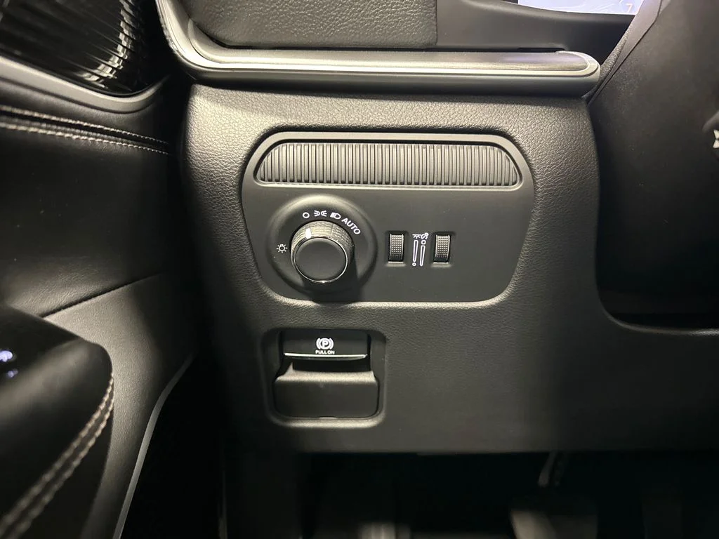 New 2026 Fathom Blue Pearl-Coat Exterior Paint (Late Availability) Jeep Limited Altitude image 30
