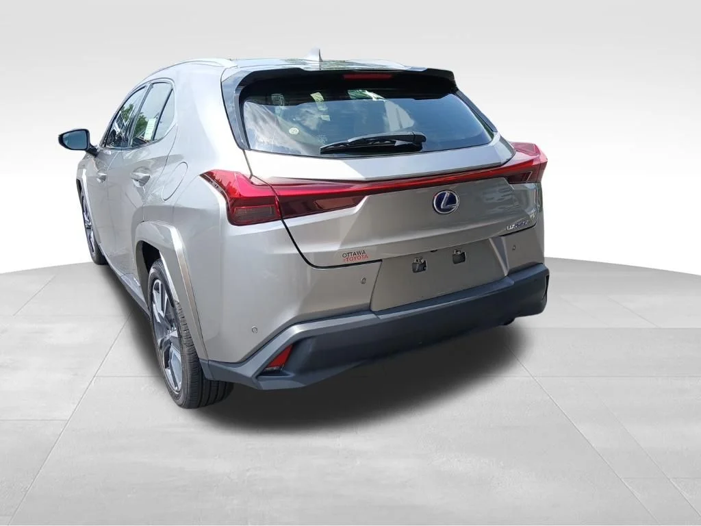 Used 2022 Silver Lexus 250h Base image 4