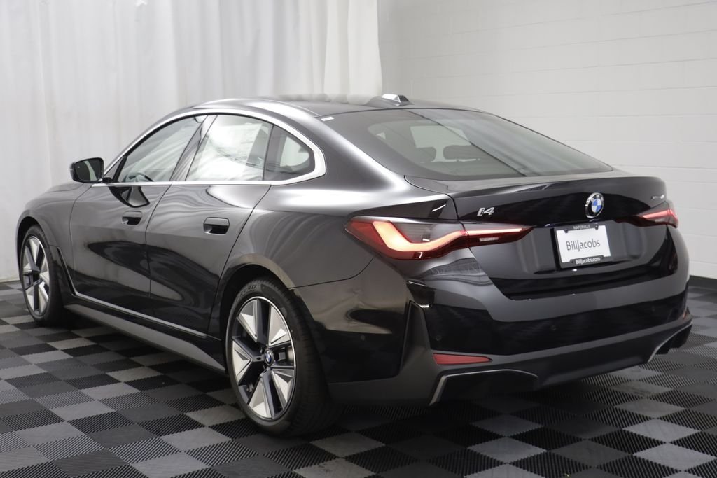 New 2026 Black Sapphire Metallic BMW xDrive40 image 15