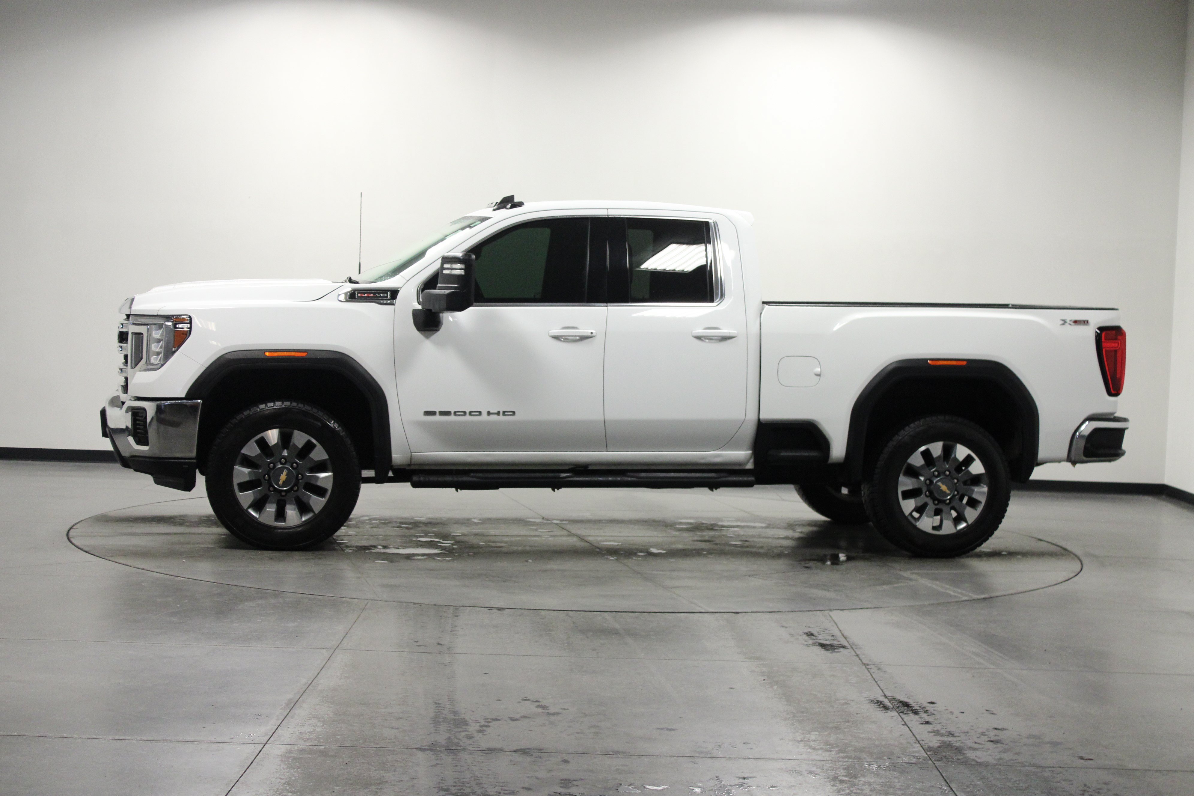 Used 2021 Summit White GMC SLE image 7