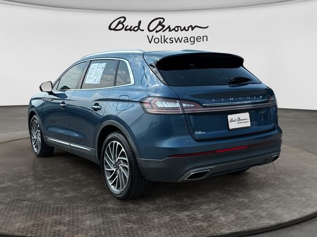 Used 2019 Blue Diamond Metallic Lincoln Reserve image 3