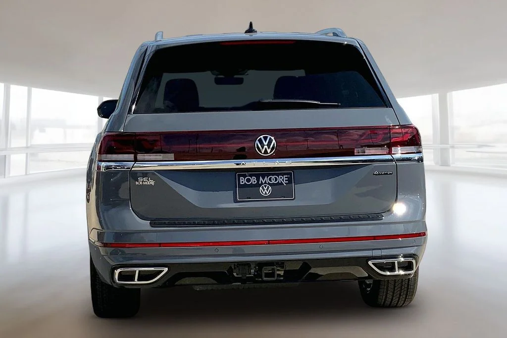 New 2026 Pure Gray Volkswagen 2.0T SEL Premium R-Line image 4