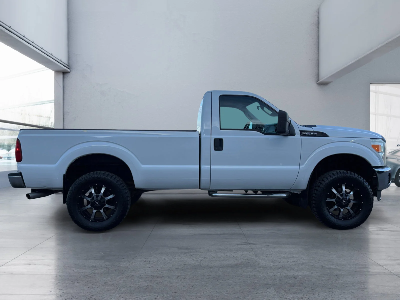 Used 2011 White Ford XL image 6