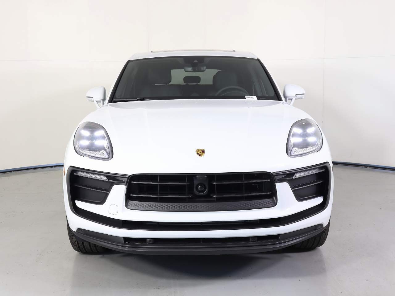 2026 Porsche Macan - Photo 10