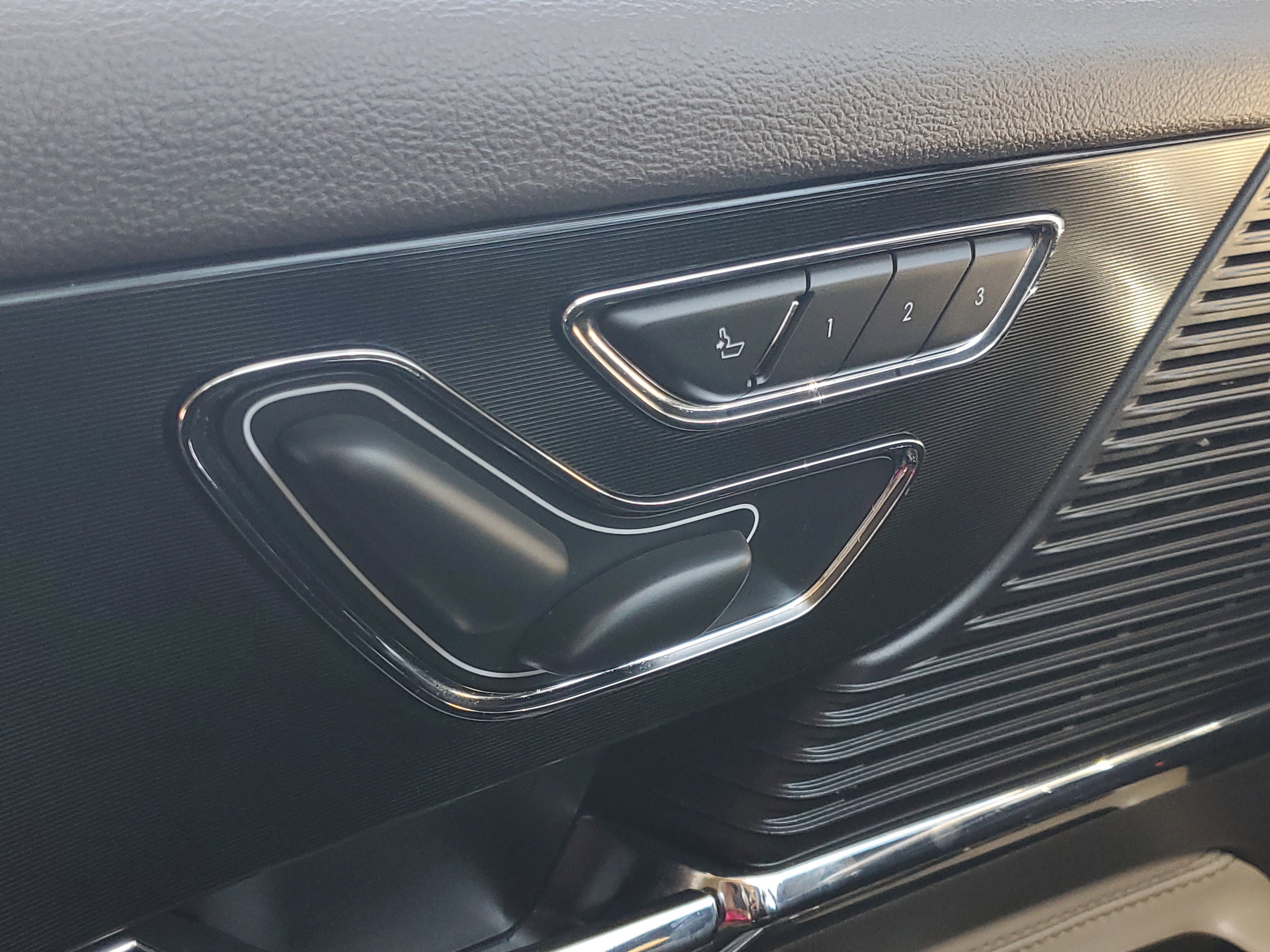 Used 2022 Gray Lincoln Standard image 25
