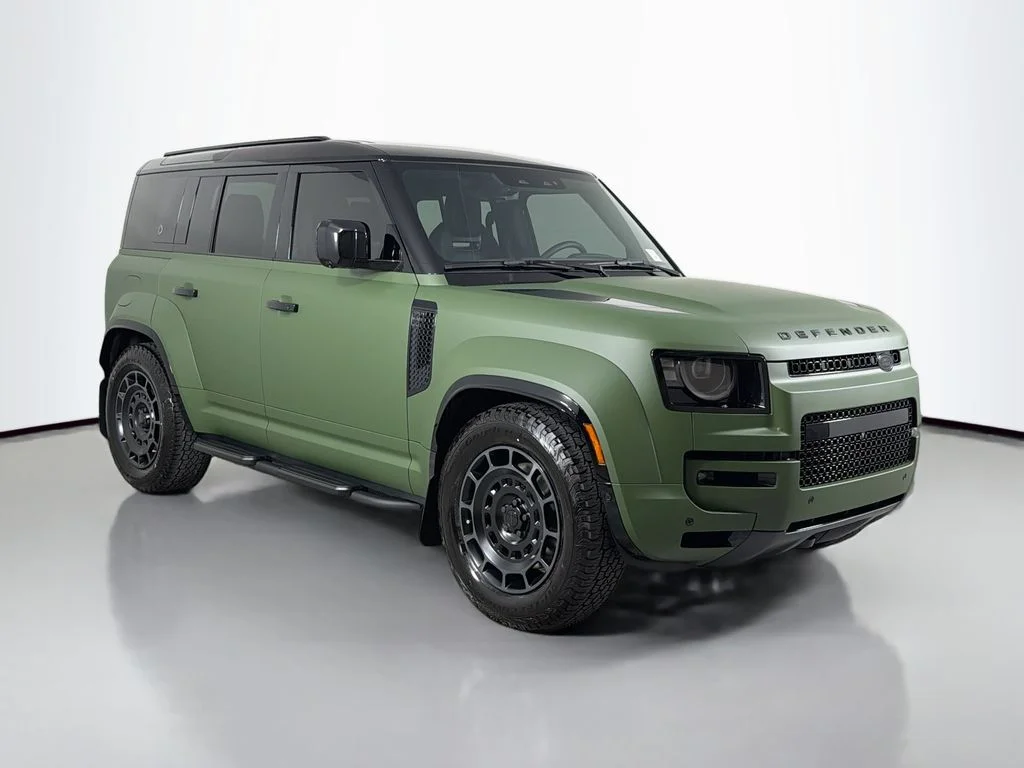 New 2026 Narvik Black Land Rover OCTA Black image 3