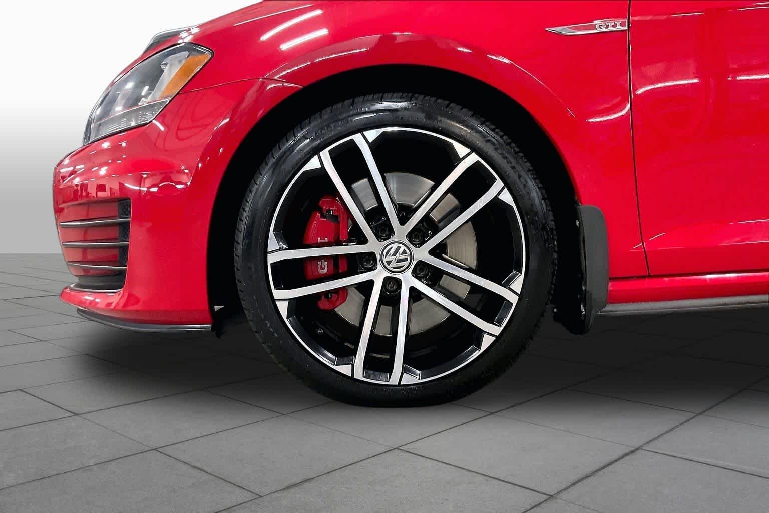 Used 2017 Tornado Red Volkswagen Sport image 11
