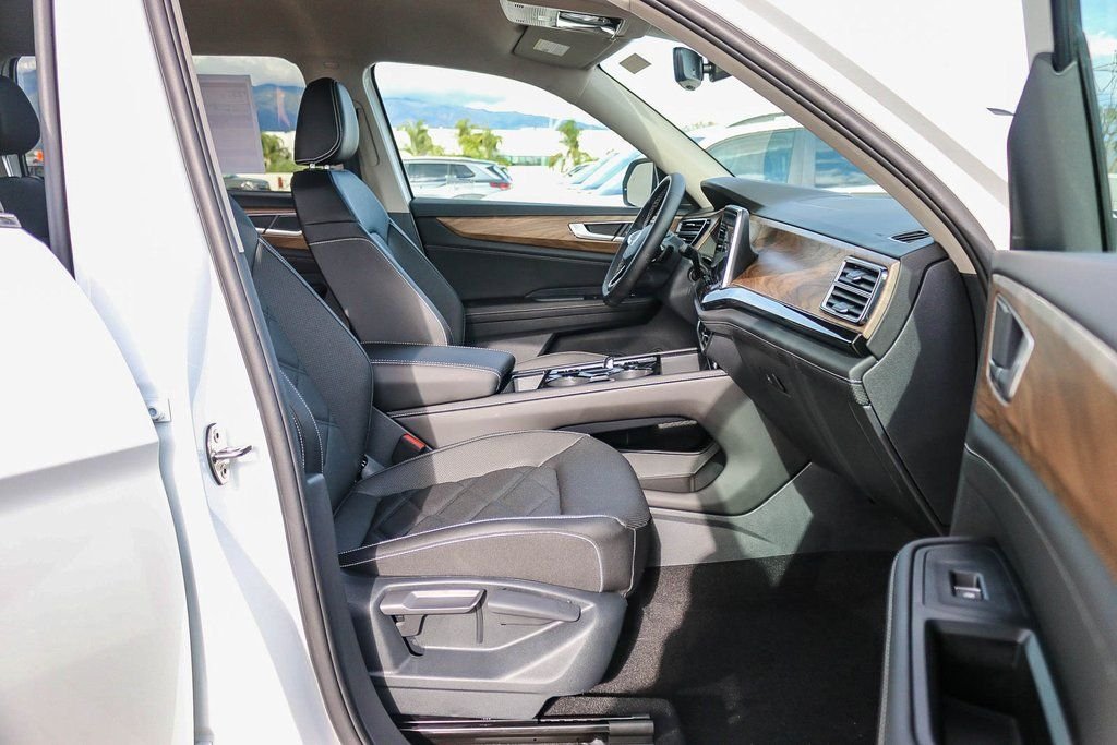 2026 Volkswagen Atlas SE w/Tech - Photo 17