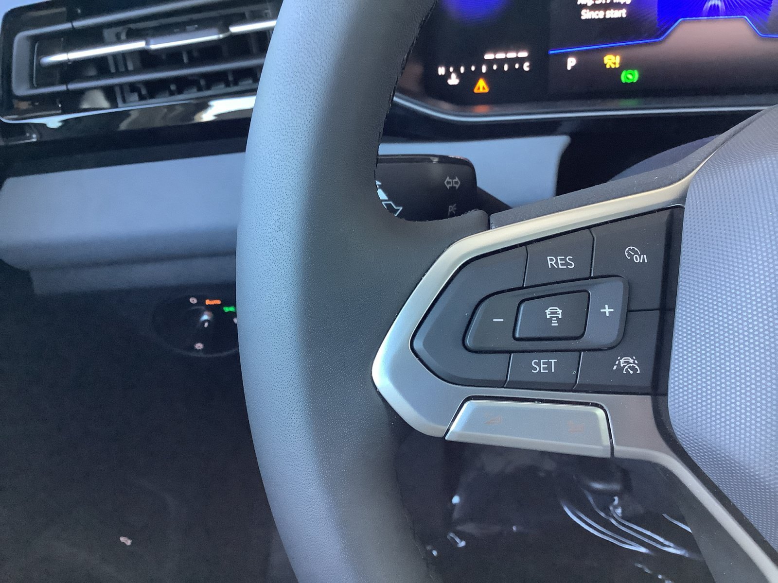New 2026 Platinum Gray Volkswagen SE image 27