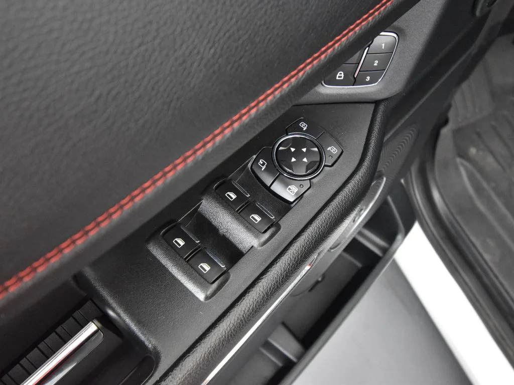 Used 2021 White Ford Limited image 15