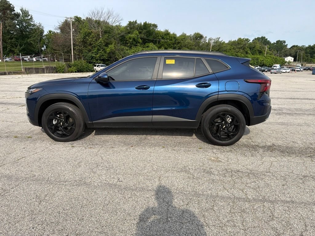 Used 2024 Blue Glow Metallic Chevrolet LT image 8