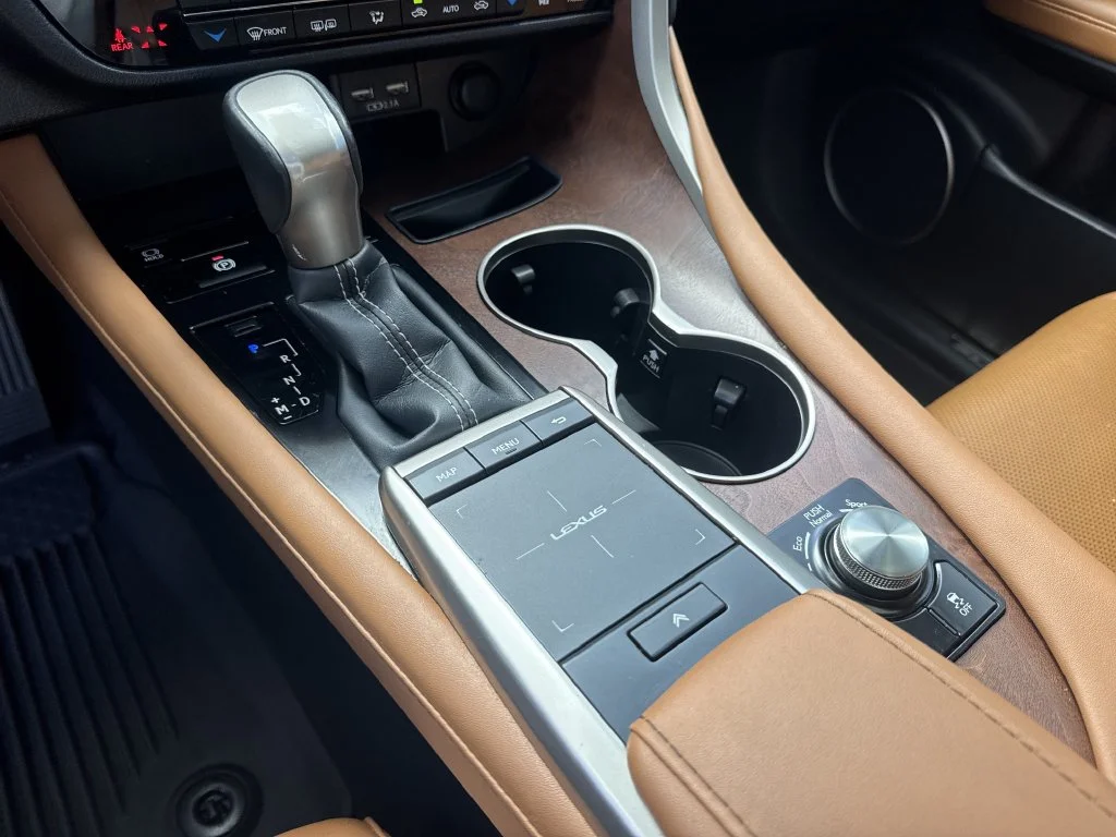 Used 2022 White Lexus 350L image 32