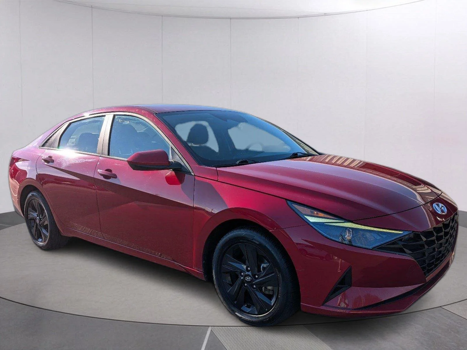 Used 2022 Scarlet Red Pearl Hyundai Blue image 9
