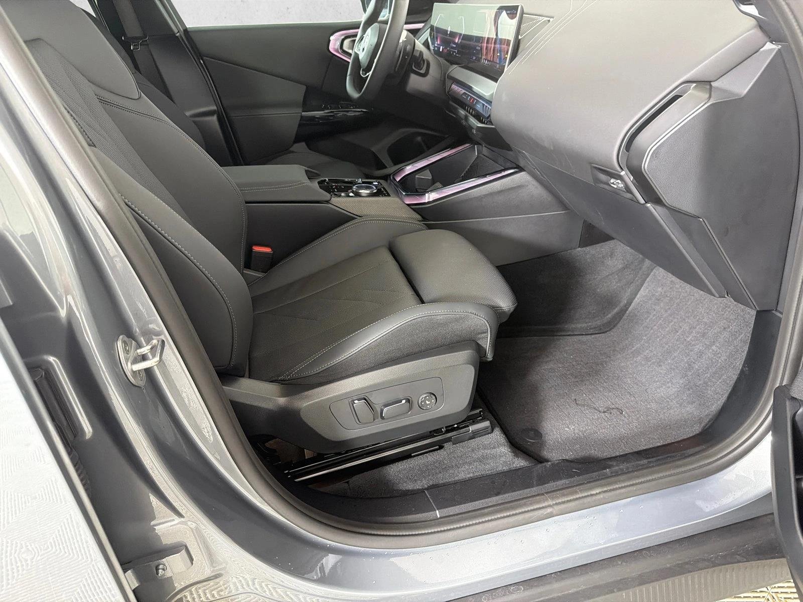 Used 2026 Skyscraper Grey Metallic BMW 30 xDrive image 14