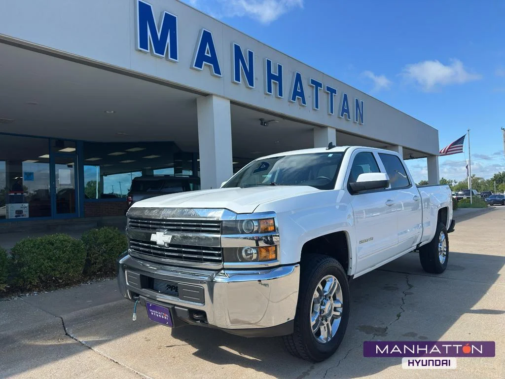 Used 2016 Summit White Chevrolet LT image 1