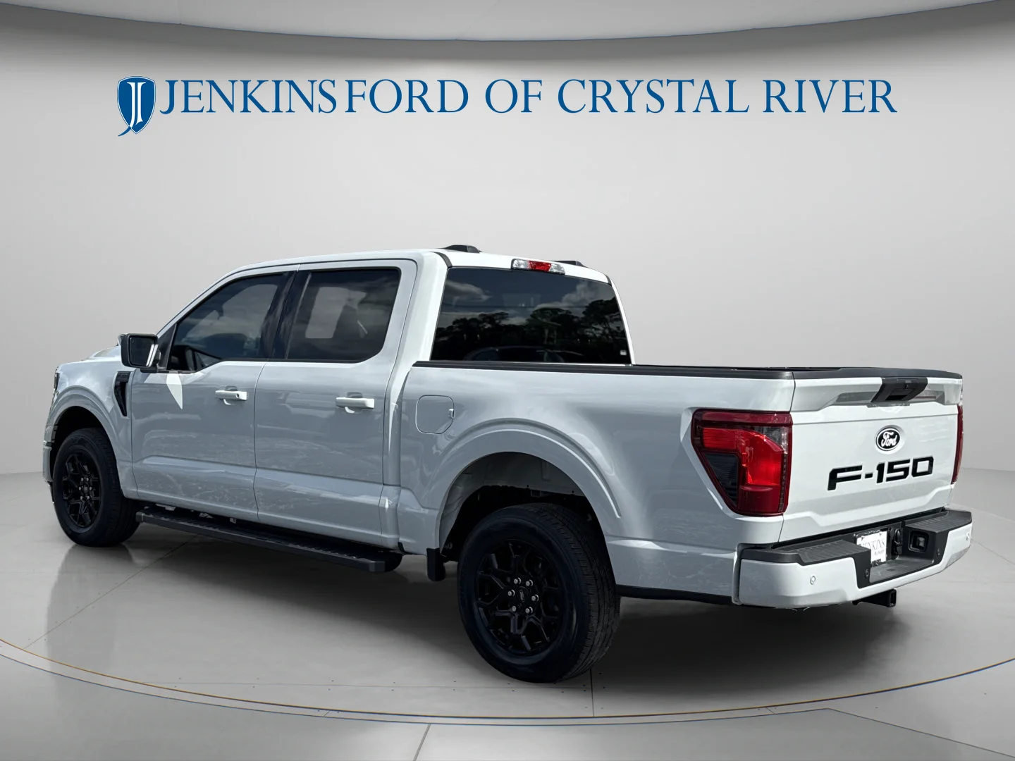 Used 2026 Avalanche Ford XLT image 9
