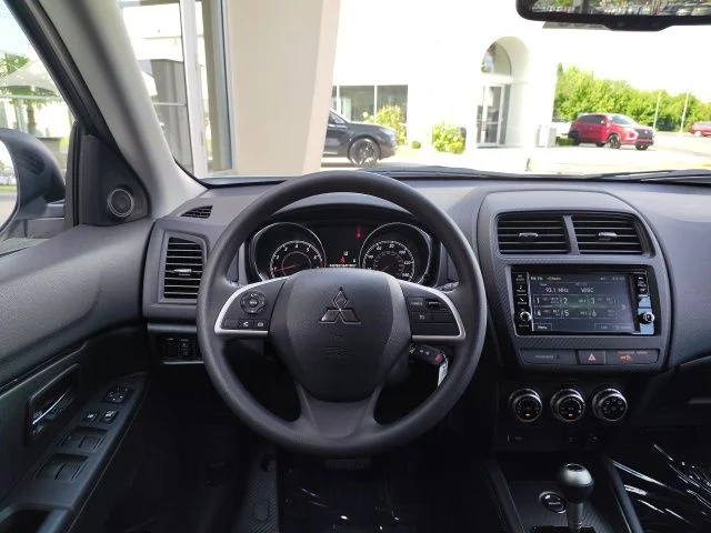 2025 Mitsubishi Outlander Sport ES - Photo 13