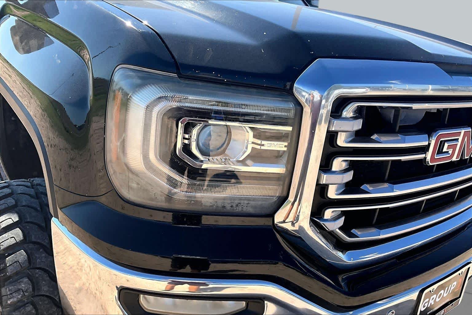 Used 2016 Onyx Black GMC SLT image 36
