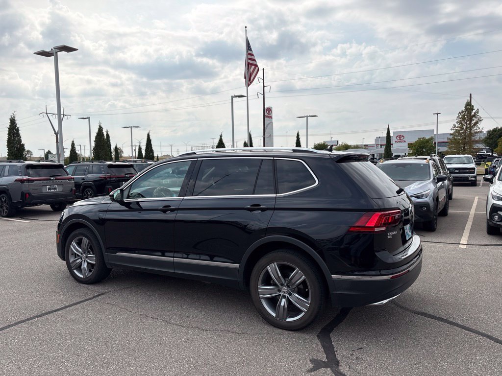 Used 2021 Black Volkswagen 2.0T SEL image 3