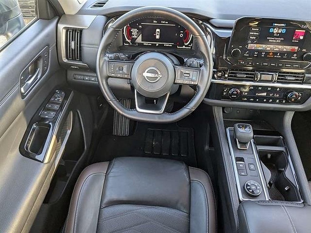 2025 Nissan Pathfinder Platinum - Photo 17