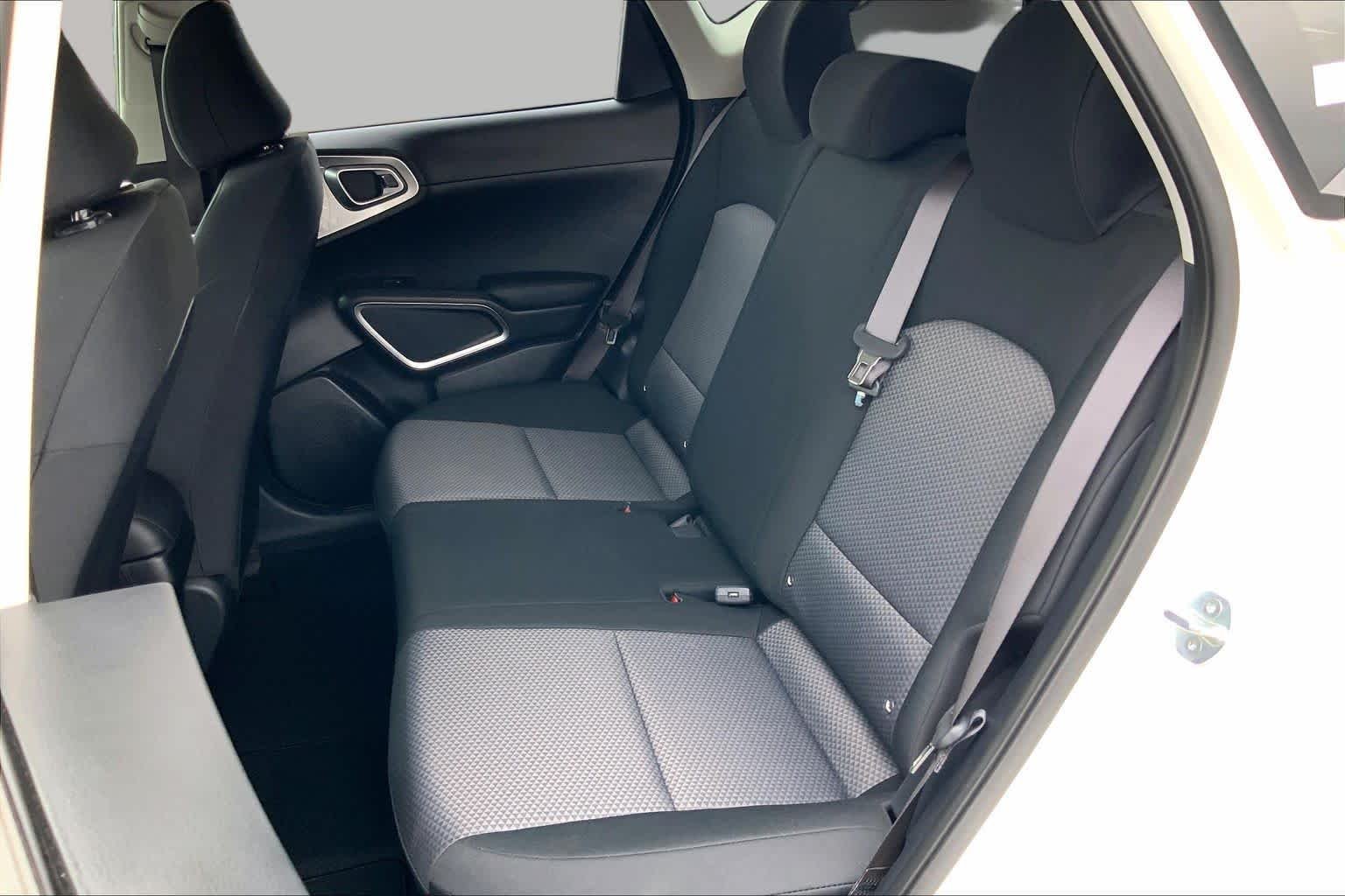 Used 2025 Snow White Pearl Kia LX image 19