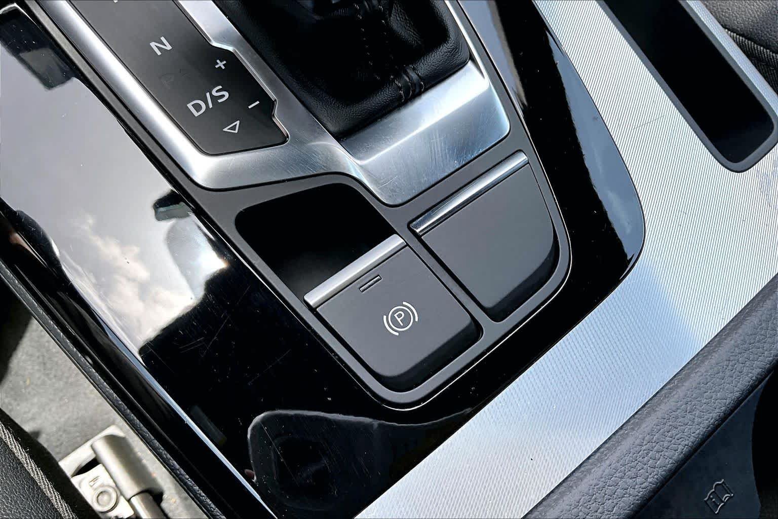 Used 2025 WHITE Audi S line Premium image 34