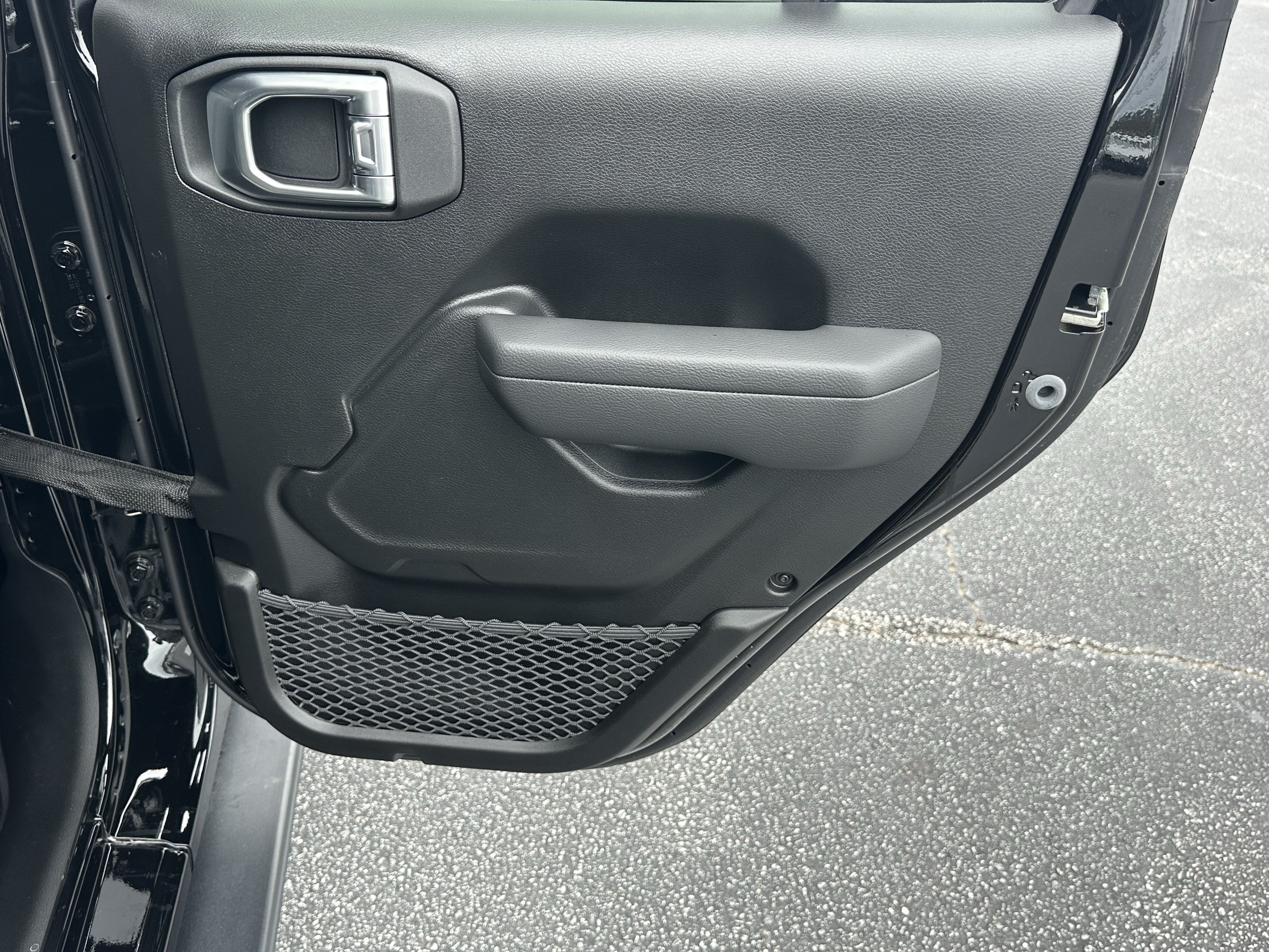 New 2026 Black Clear-Coat Exterior Paint Jeep 85th Anniversary image 17