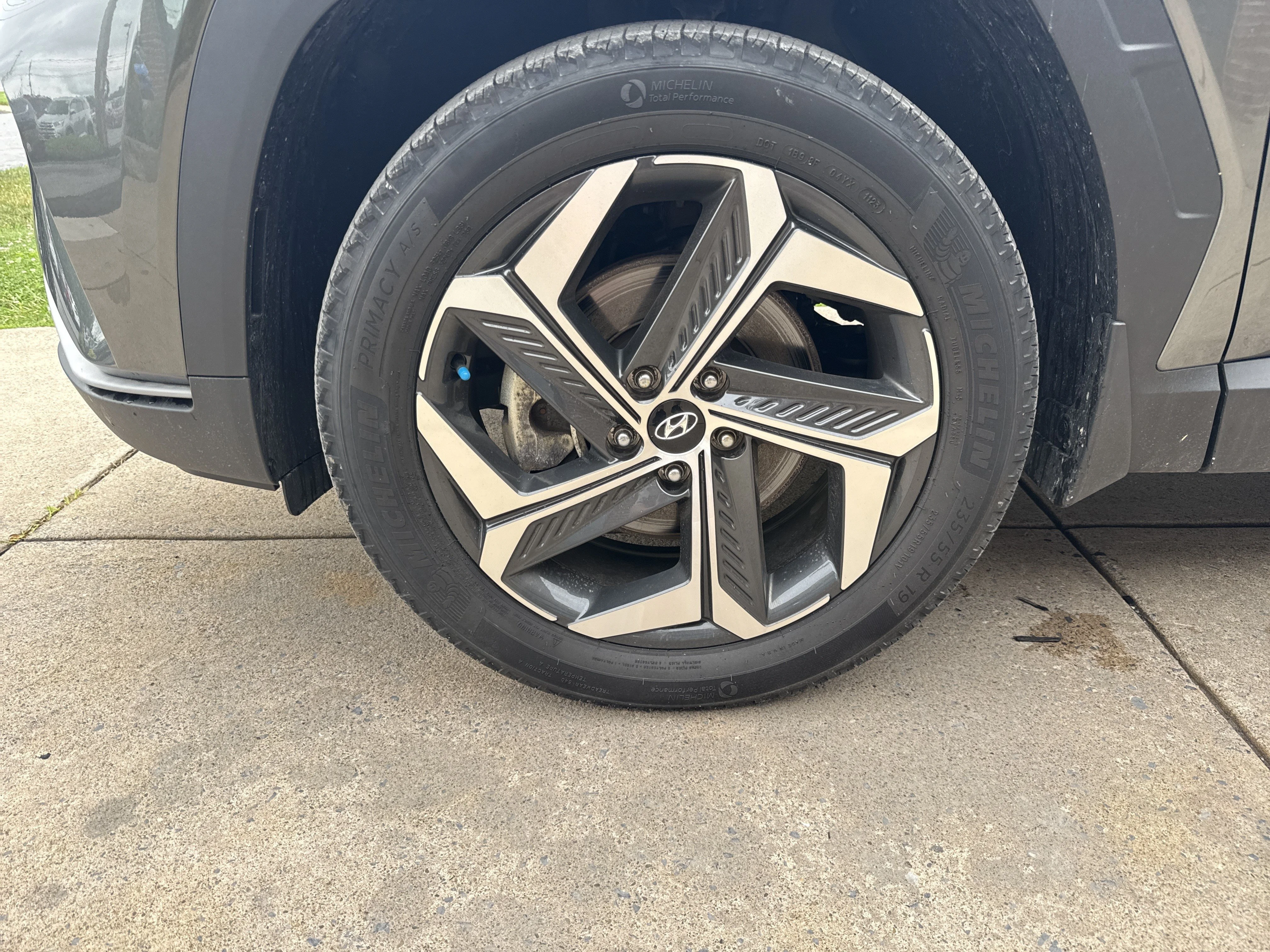 Used 2023 Amazon Gray Hyundai SEL image 10