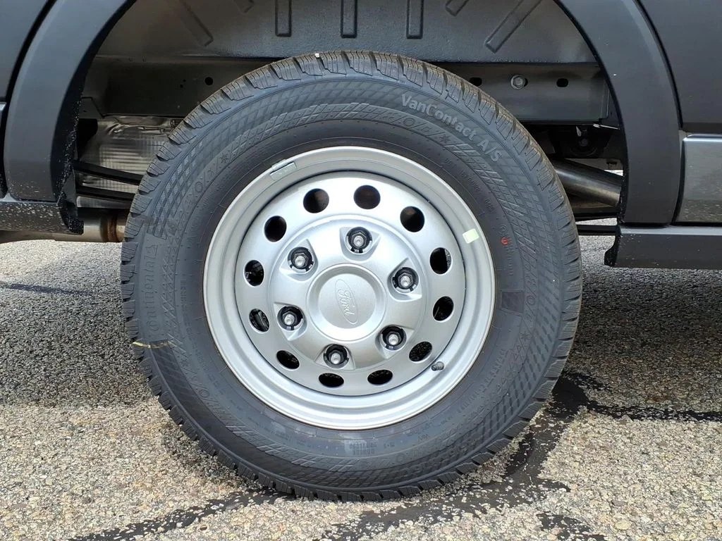 New 2026 Carbonized Gray Metallic Ford Base image 9