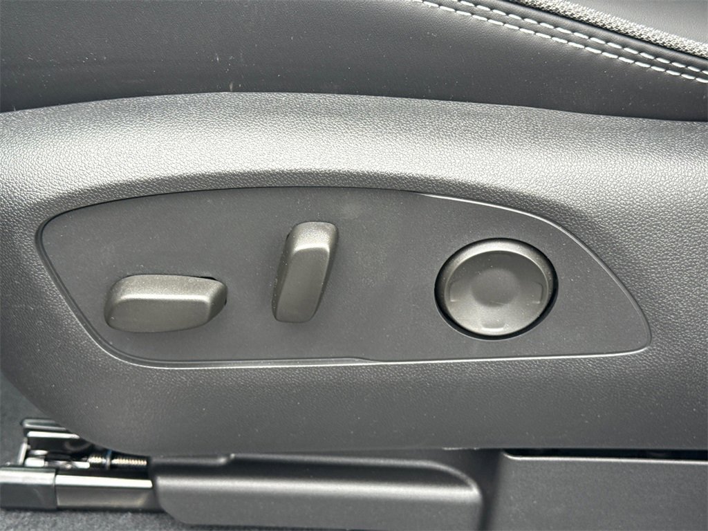 2025 GMC SIERRA - Image 16