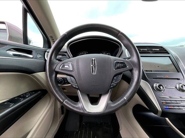 Used 2018 Iced Mocha Metall Lincoln Reserve image 17