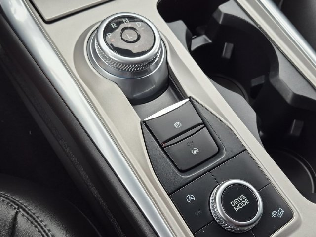 Used 2024 Black Ford XLT image 12