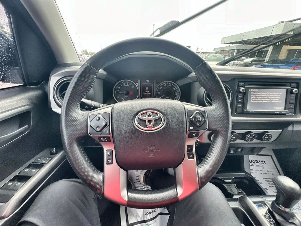 Used 2019 Blue Toyota SR5 image 14