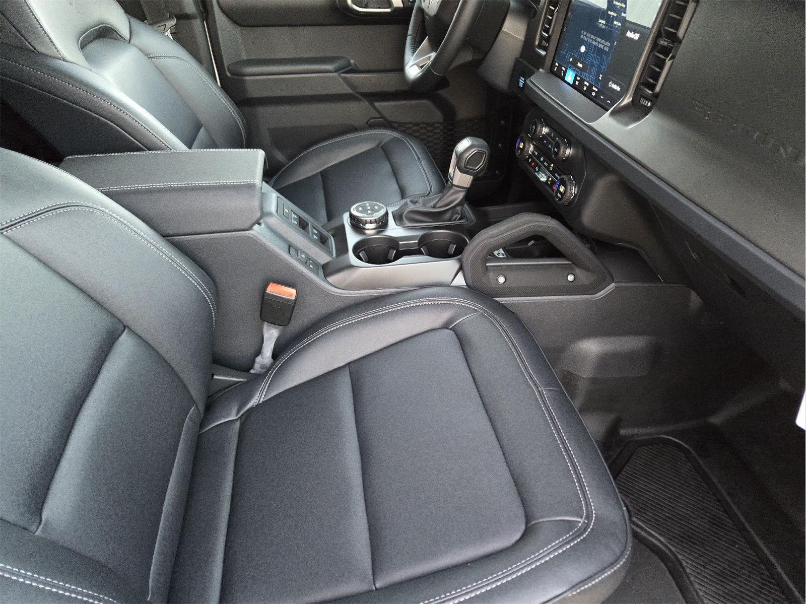 New 2026 Oxford White Ford Badlands® image 9