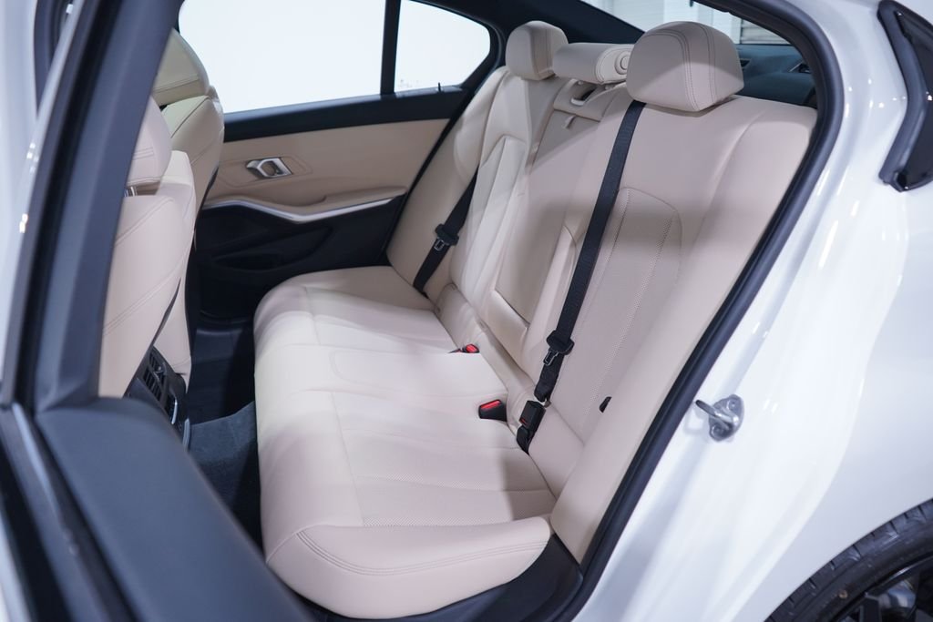 Used 2026 Alpine White BMW 330i image 9