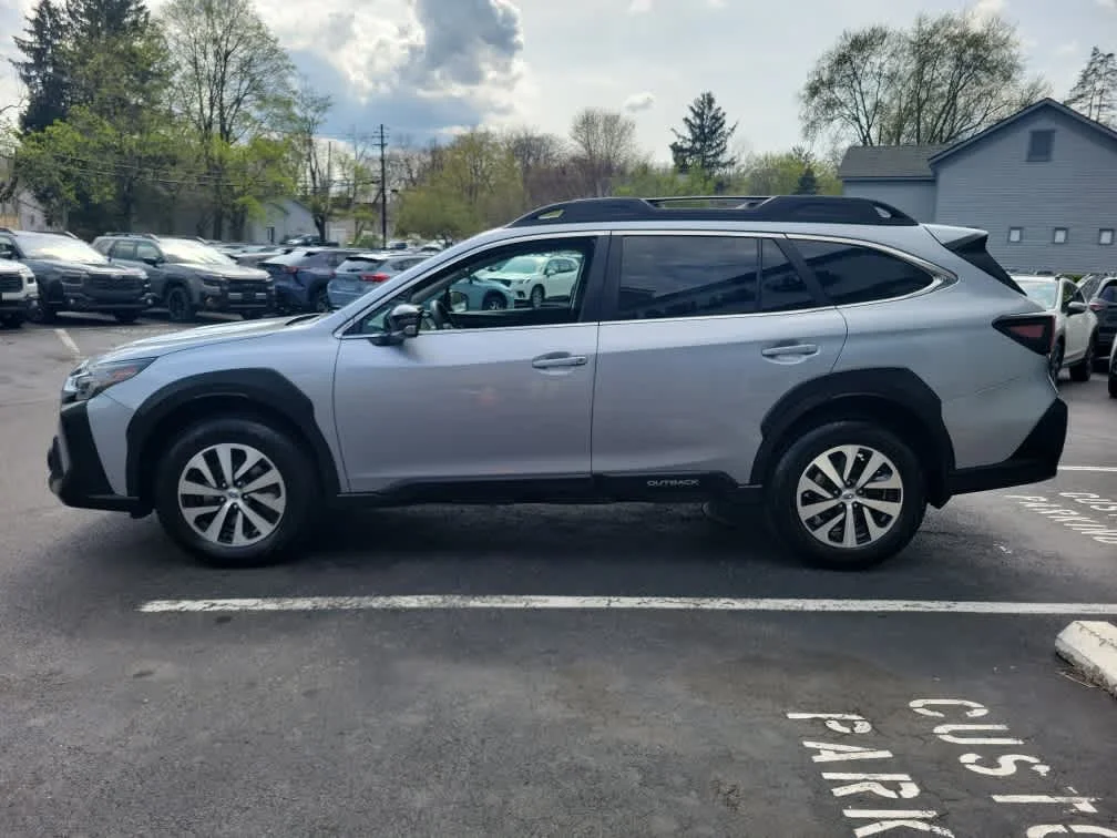 Used 2023 Ice Silver Metallic Subaru Premium image 6
