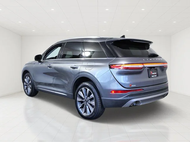 Used 2022 Gray Lincoln Reserve image 5