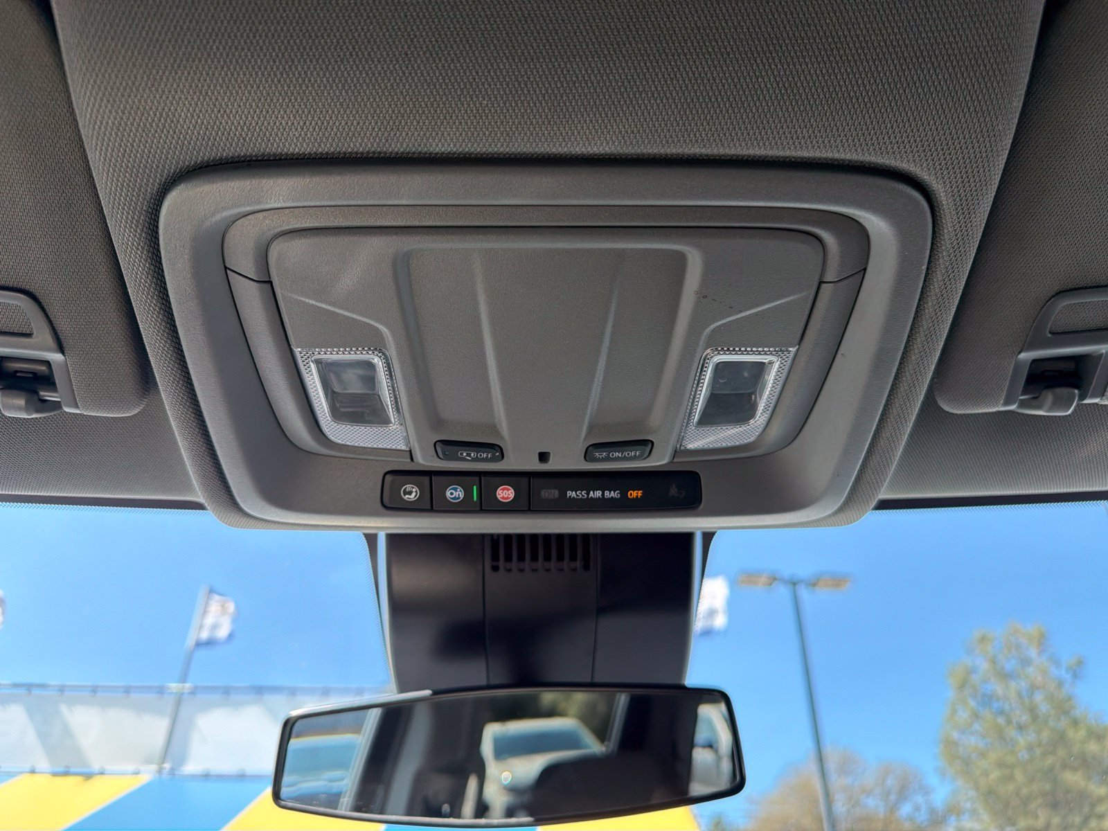 Used 2024 Summit White GMC SLE image 19