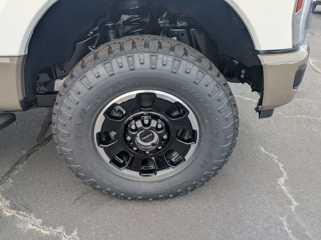 New 2026 Star White Metallic Tri-Coat Ford F-250® King Ranch® image 33