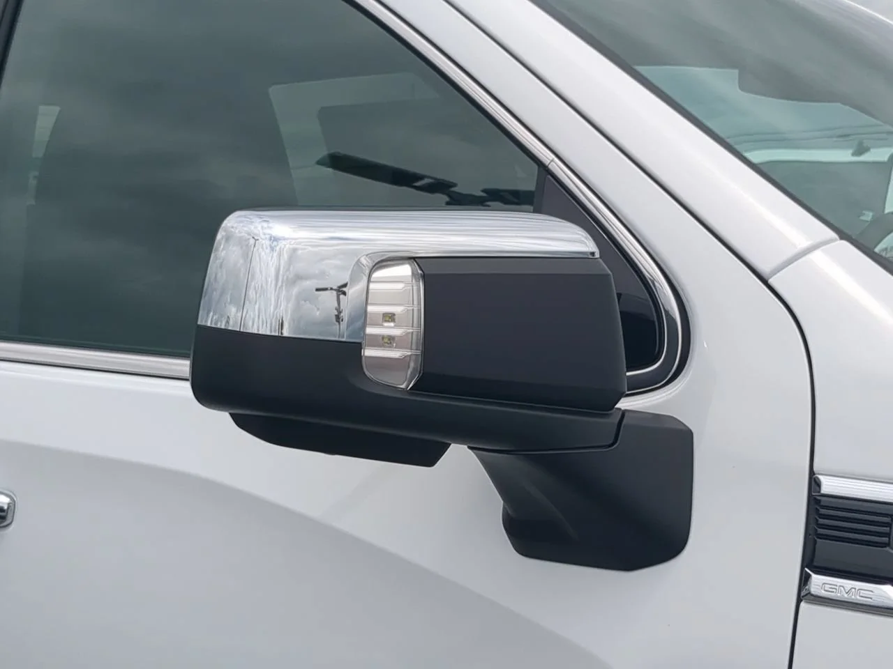 2026 GMC Sierra 1500 SLT - Photo 11