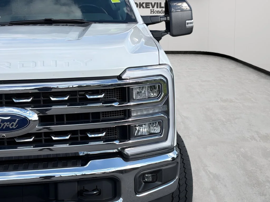 Used 2024 Star White Metallic Tri-Coat Ford Lariat image 5