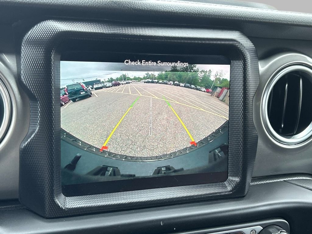 Used 2020 Gray Jeep Unlimited Sahara image 32