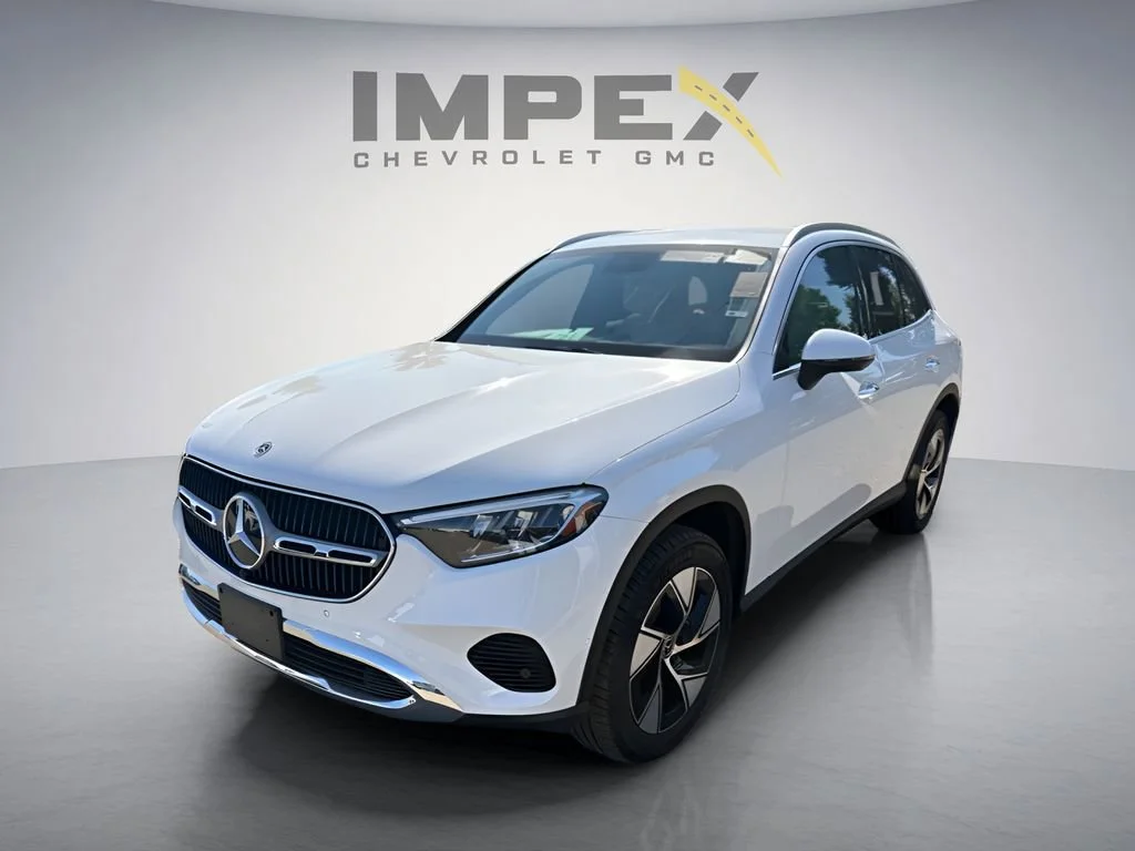 Used 2023 White Mercedes-Benz GLC 300 image 1
