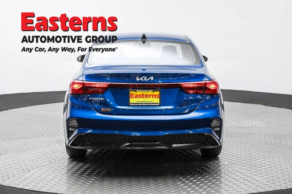 Used 2022 Blue Kia LXS image 6